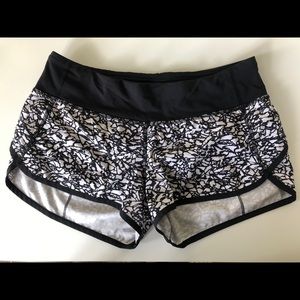 Lululemon Shorts - LIKE NEW